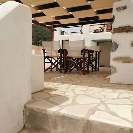 בית נופש Looby's At Christos Leros *