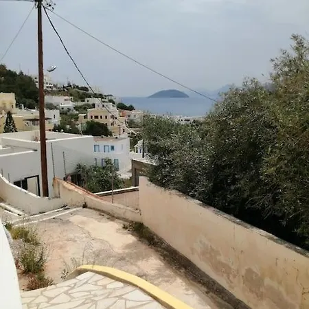 בית נופש Looby's At Christos Leros *